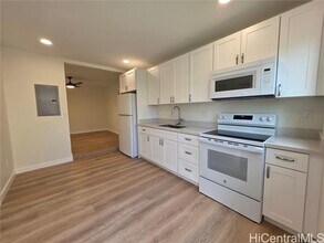 1043 Kainui Dr in Kailua, HI - Building Photo - Building Photo