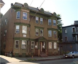 816 S 14th St Apartamentos