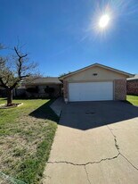 5917 13th St in Lubbock, TX - Building Photo