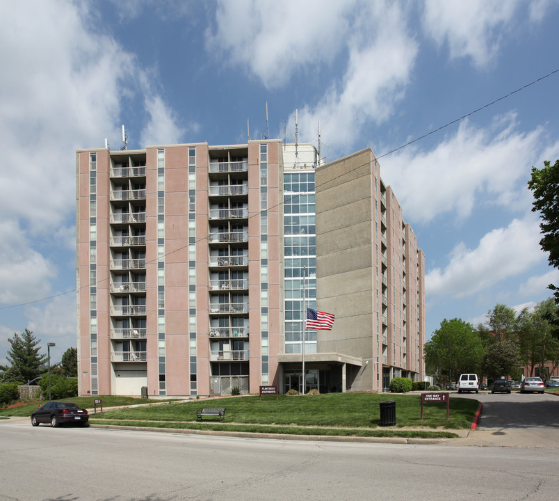 Planters II Apartments in Leavenworth, KS - Building Photo