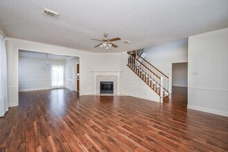 9731 New Kent Dr in Sugar Land, TX - Building Photo - Building Photo