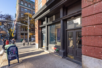 409 W Broadway in New York, NY - Foto de edificio - Building Photo