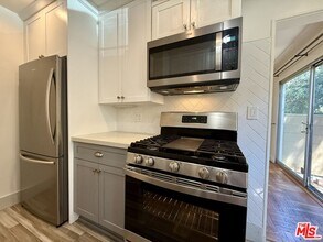 5183 Village Green in Los Angeles, CA - Building Photo - Building Photo