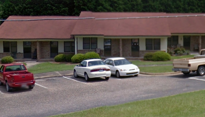 Washington Street in Coats, NC - Foto de edificio