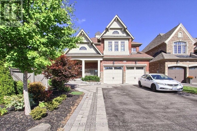 property at 4 Valley Point Cres