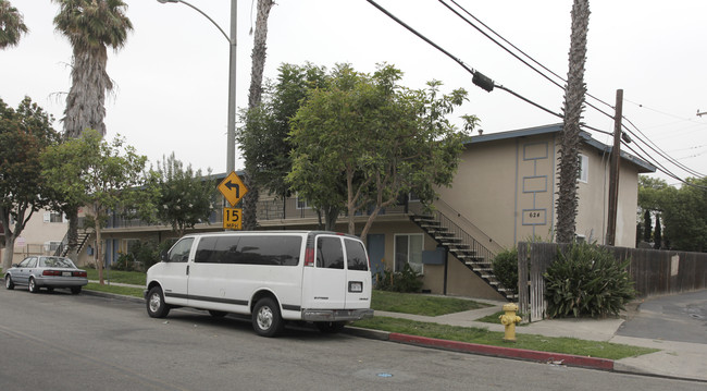 Villa Palms in Anaheim, CA - Building Photo - Building Photo