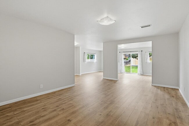 1295 Tobias Dr in Chula Vista, CA - Building Photo - Building Photo