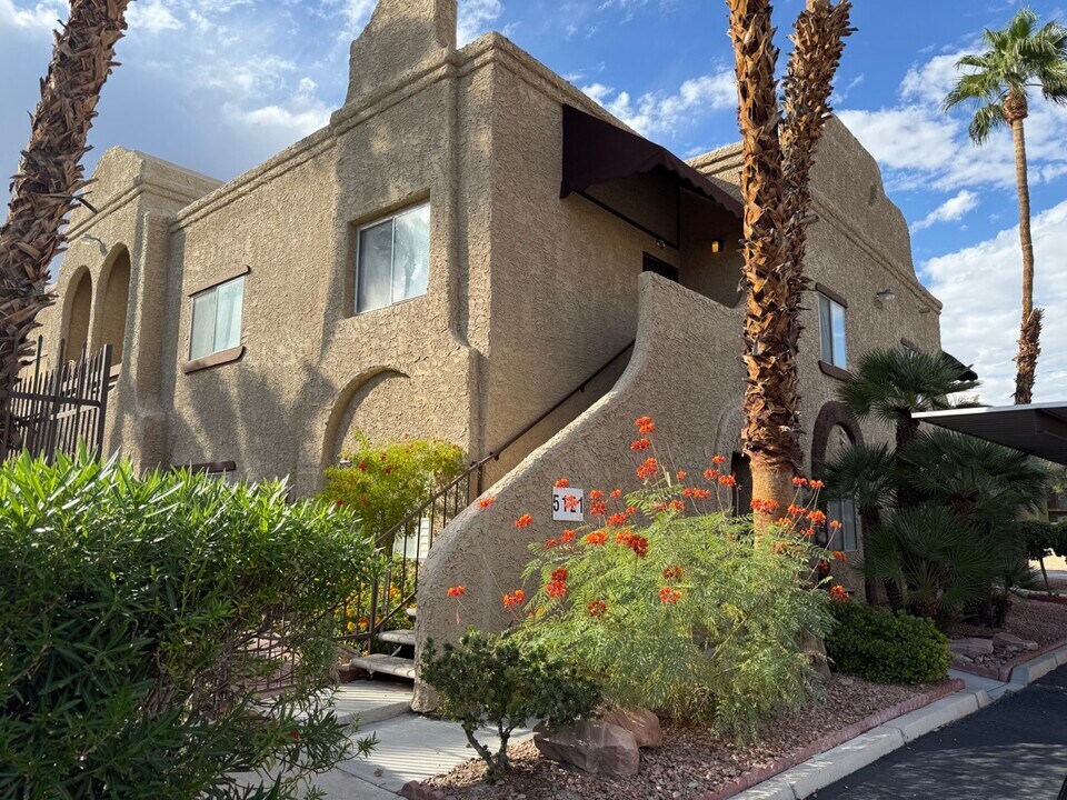 5121 W Pioneer Ave in Las Vegas, NV - Building Photo
