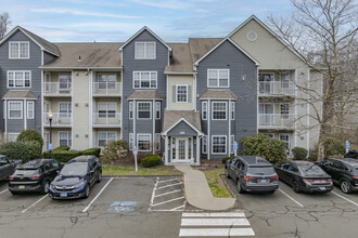 Ardenwood Apartments in North Haven, CT - Foto de edificio - Building Photo