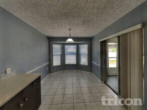 7028 Covewood Dr in Spring Hill, FL - Foto de edificio - Building Photo