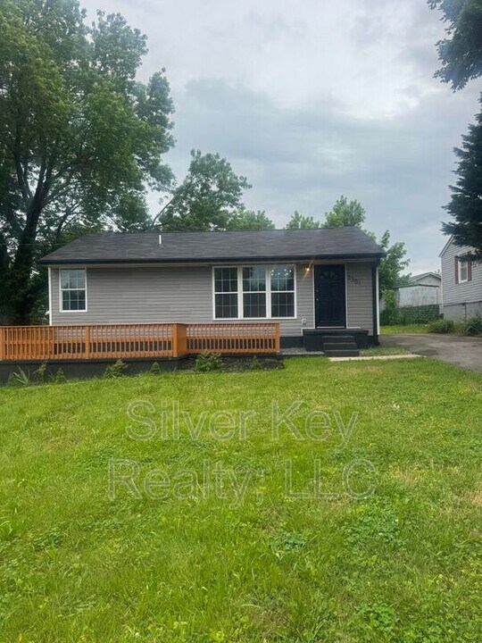 3351 Coffman Dr in Knoxville, TN - Foto de edificio
