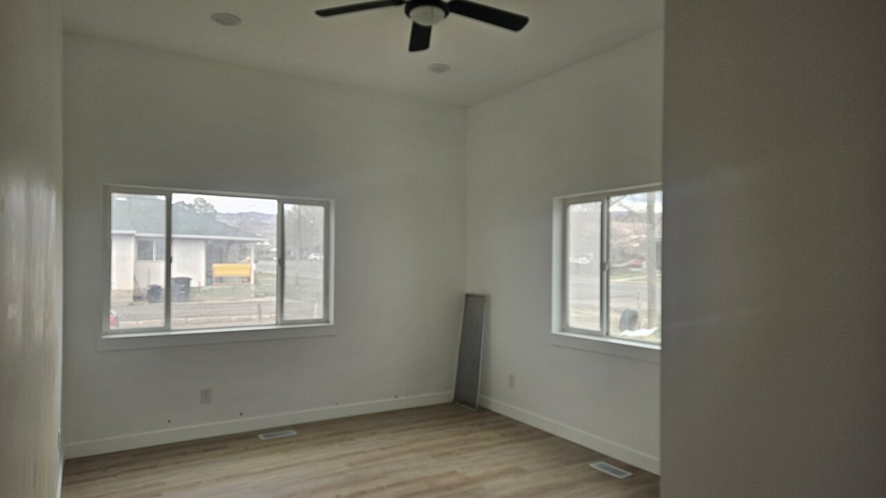 147 W 500 S in Richfield, UT - Building Photo