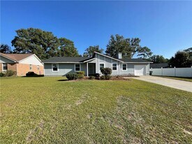 6804 Brush Creek Rd in Fayetteville, NC - Building Photo