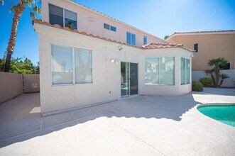 8420 Bay Crest Dr in Las Vegas, NV - Building Photo - Building Photo