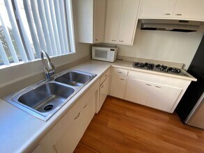 1824 Manning Ave in Los Angeles, CA - Foto de edificio - Building Photo