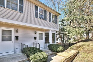 41 S Moger Ave in Mt Kisco, NY - Building Photo