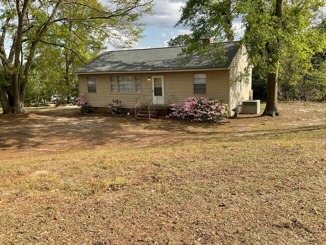 2462 Young Dr in Augusta, GA - Foto de edificio - Building Photo