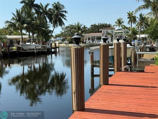 2200 NE 19th Ave in Wilton Manors, FL - Building Photo - Building Photo