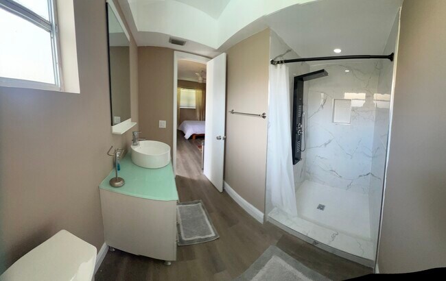 880 NW 72nd Ter, Unit #2 in Plantation, FL - Building Photo - Building Photo