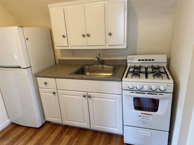 225 W Hudson St in Long Beach, NY - Building Photo - Building Photo