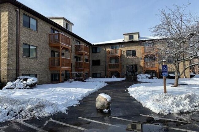 2 Lancelot Ct, Unit 18 in Salem, NH - Building Photo - Building Photo