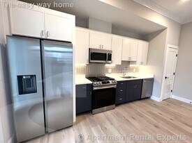 157 Everett St, Unit #203 in Boston, MA - Building Photo