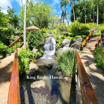 521 Hahaione St in Honolulu, HI - Building Photo