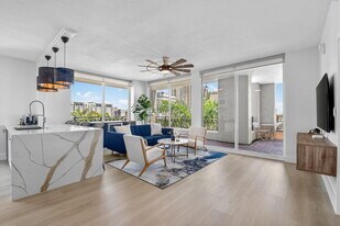 550 Okeechobee Blvd in West Palm Beach, FL - Building Photo