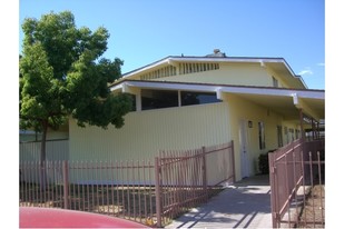 Brookdale Arms in Fresno, CA - Foto de edificio - Building Photo