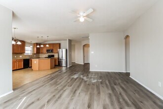 214 Kestrel Ln in Rosharon, TX - Building Photo - Building Photo
