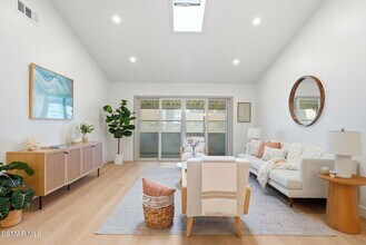 5140 Village 5 in Camarillo, CA - Building Photo - Building Photo