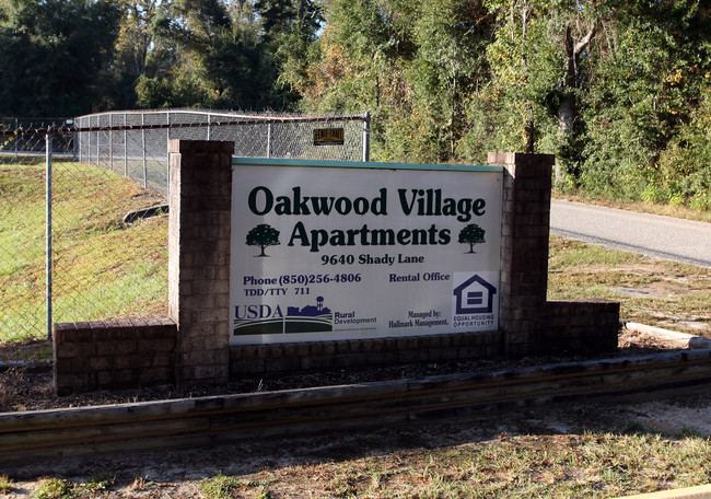 Oakwood Village in Century, FL - Building Photo - Other