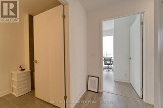 2808-2815 HOLMES Ave in North York, ON - Building Photo - Building Photo