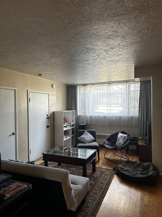 2105 W 47th Ave in Vancouver, BC - Building Photo - Building Photo