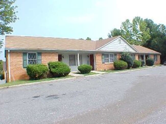 Woodbine, LLC in Lynchburg, VA - Foto de edificio - Building Photo