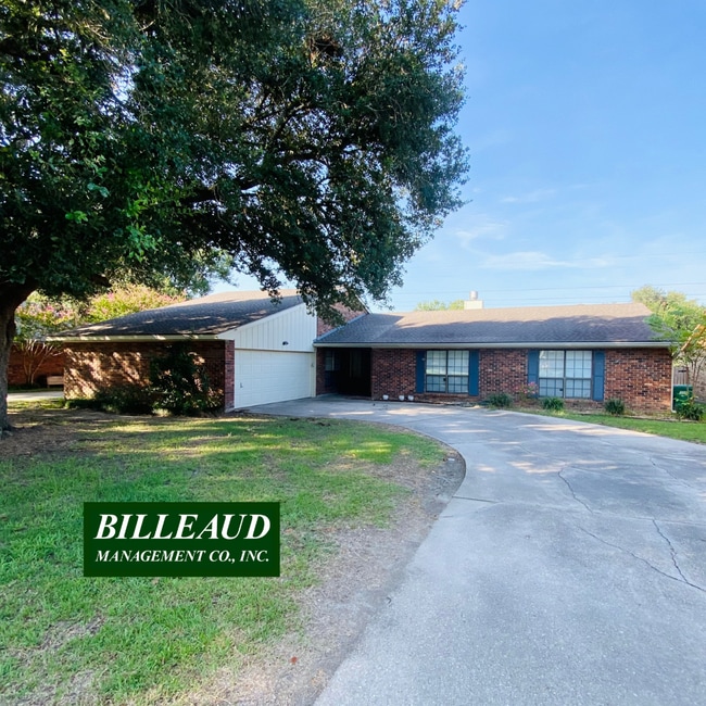 property at 212 Presbytere Pkwy
