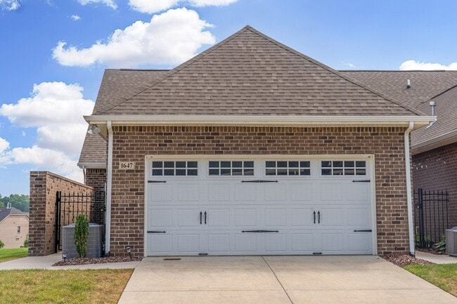 1647 Foston Ln in Gallatin, TN - Building Photo - Building Photo