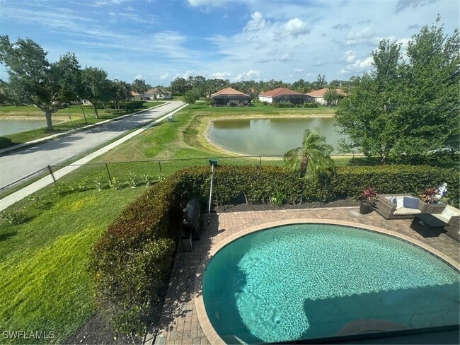 property at 2501 Laurentina Ln