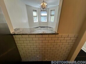 31 Queensberry St in Boston, MA - Building Photo - Building Photo