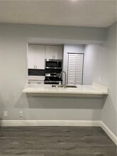 401 SW 86th Ave in Pembroke Pines, FL - Building Photo - Building Photo