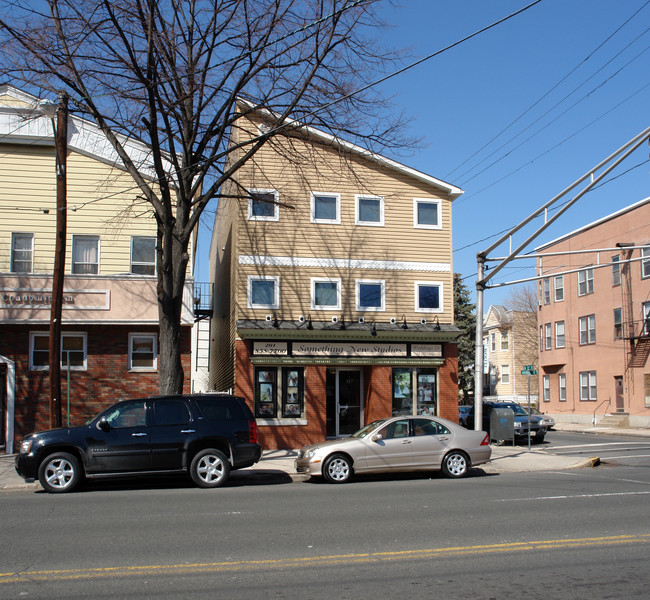 317 Avenue C in Bayonne, NJ - Building Photo - Building Photo