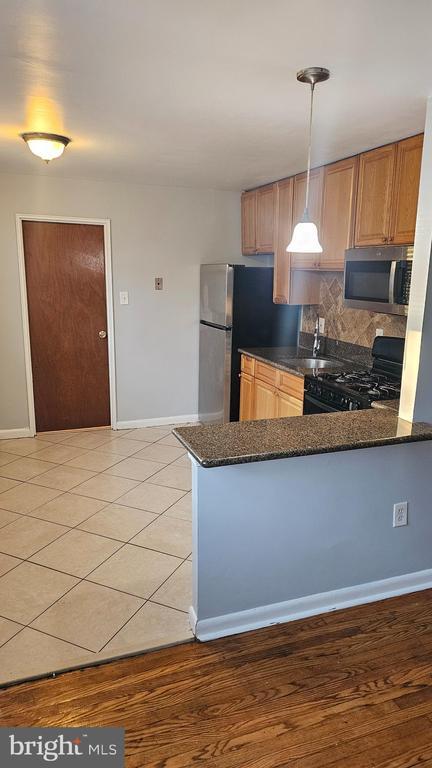 property at 6007 Bingham St