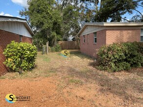 4805 Locksley Ave in Jacksonville, FL - Foto de edificio - Building Photo