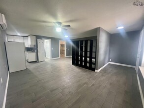 2101 Jones St in Wichita Falls, TX - Building Photo - Building Photo