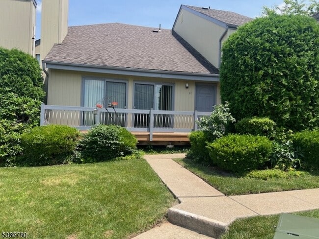 21 Talbot St in Franklin Township, NJ - Building Photo - Building Photo