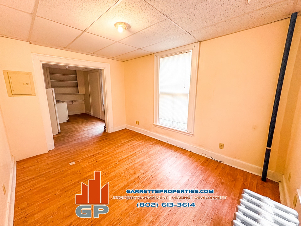 8 Loomis St, Unit 103 in Montpelier, VT - Building Photo