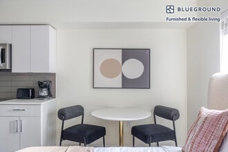 5001 Brooklyn Ave NE in Seattle, WA - Building Photo - Building Photo