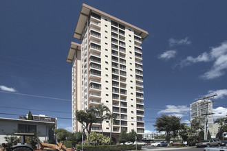 Coronet Apartments in Honolulu, HI - Building Photo - Building Photo