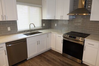 379 Windward Way in Sacramento, CA - Building Photo - Building Photo