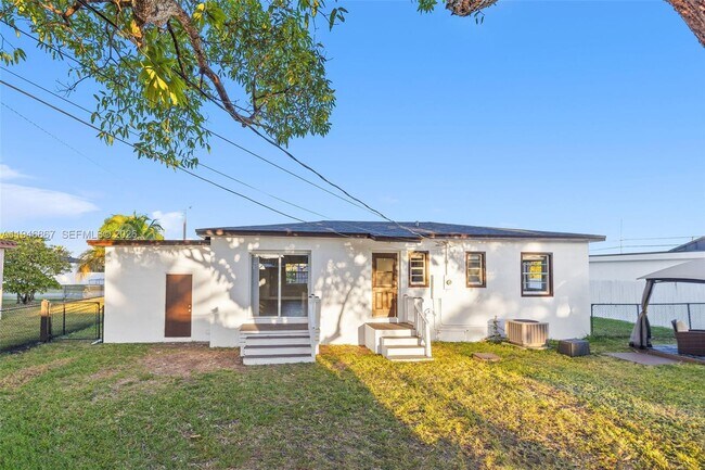 14760 Fillmore St in Miami, FL - Building Photo - Building Photo